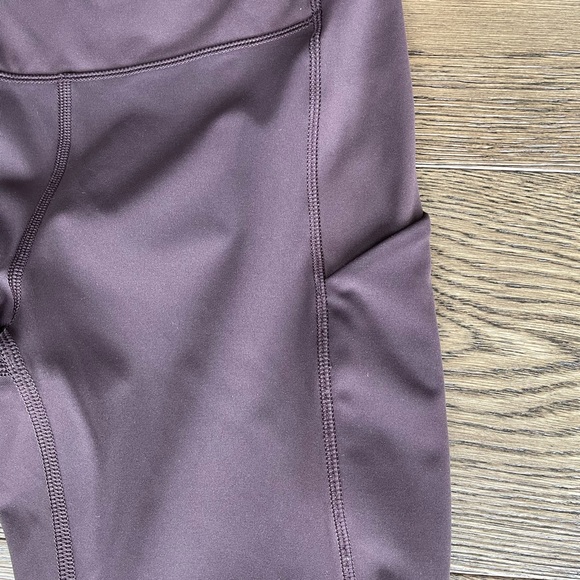 Lululemon cropped leggings, 19 inch inseam - Picture 2 of 6